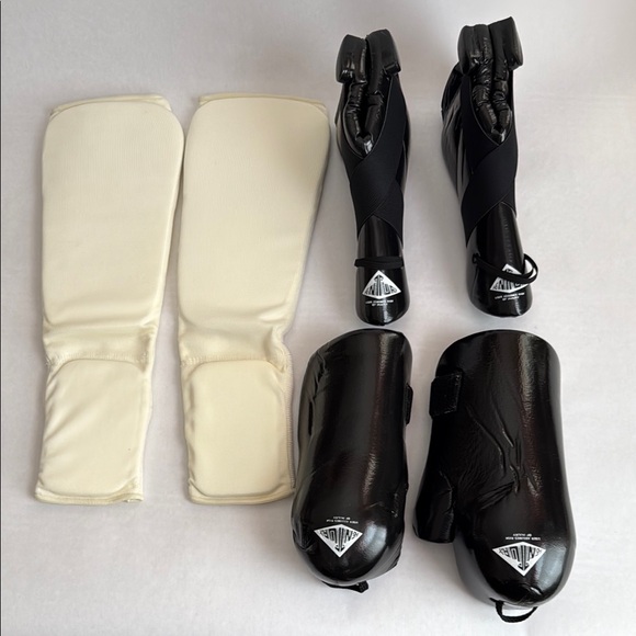 Mixed Century Martial Arts Protective Sparring Gear Set - Black and White Size S - Picture 1 of 11